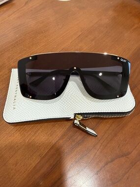 Quay Australia X Lizzo Hold For Applause Oversized Visor Sunglasses Black Beach